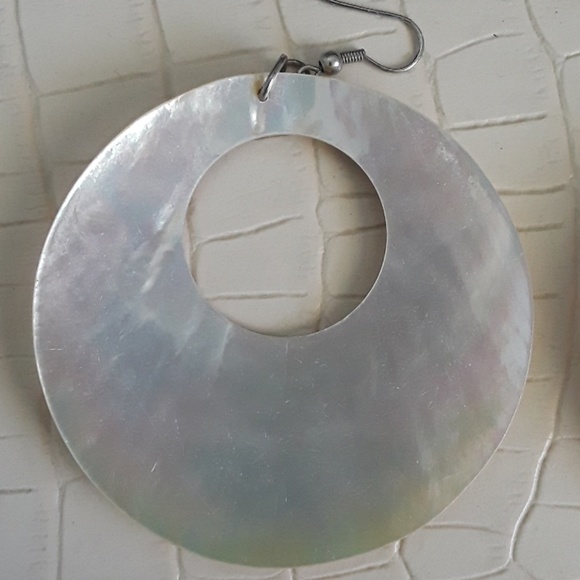 Shell earrings - Picture 3 of 6